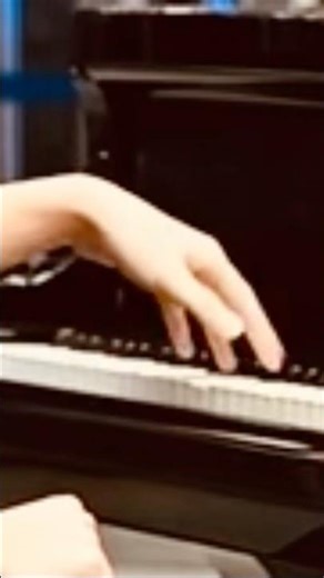 What if an alien plays the piano right after it lands on earth? #shorts #piano #whatif #alien