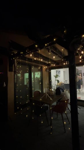 These solar-powered LED lights leveled up our whole backyard ✨ All powered by sunshine — zero effort, all vibes ☀️🌙 #SolarLights #LEDLights #BackyardGlowUp #OutdoorLighting #GardenVibes