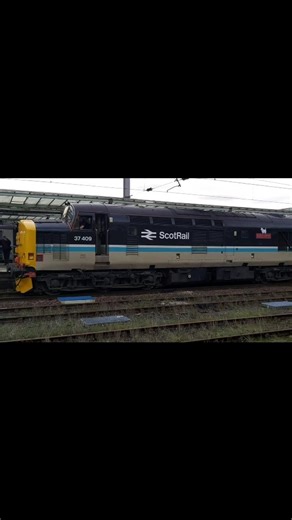 64 reactions | 37409 takes the empty coaching stock and 71000 for servicing at Upperby 6.11.25# | John Calvert | Facebook