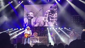 Watch Toby pay tribute to the late, great Glen Campbell (Official) at last night's show. #WichitaLineman | Toby Keith