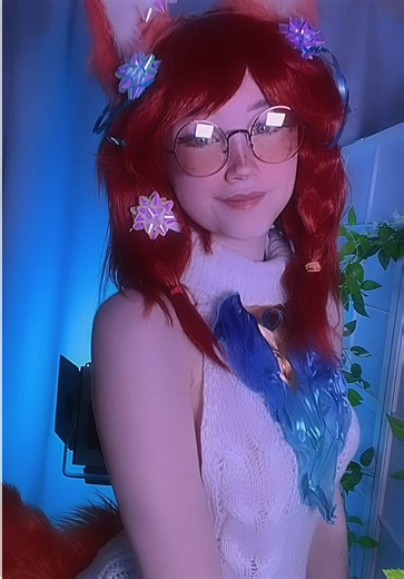 Expert Dancer Showcases Aurora Cosplay from League of Legends