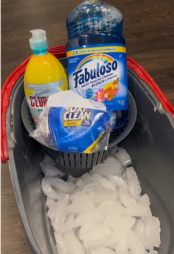 My First Experience with Fabuloso Cleaning Products