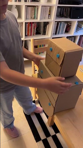 'The Wild Robot' inspired craft with cardboard and Makedo 🤖