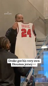 Move over Kentucky, @champagnepapi looks like a Houston fan now 😳 (via @ChancellorTV) #selectionsunday #marchmadness #UH #houston #drake | Yahoo Sports