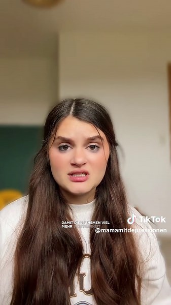 Auch die eigene Mutter kann zur Täterin werden! 💔 - Hier sind einige Nummern, an die du dich wenden kannst: • Kinder & Jungendliche: Telefon Nummer: 116111 - Mo-Sa von 14-20 Uhr, das Beratungsangebot ist kostenlos und auf Wunsch auch anonym. Auch Chat-Beratung ist moglich. • Hilfetelefon Gewalt gegen Frauen: 116016, das Beratungsangebot ist weiterhin anonym, kostenfrei, barrierefrei und in 18 Fremdsprachen verfügbar. • Gewalt an Männern: Mo bis Do: 08:00 - 20:00 Uhr, Freitag 08:00 - 15:00 Uhr. 