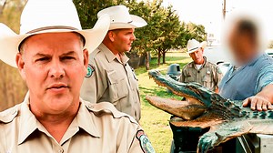 6.7M views · 88K reactions | Dos guardianes contactaron a un sujeto que vendía cabezas de caimán en un mercado y también ofrecía un caimán entero, todo de manera ilegal  #GuadianesDeTexas | Animal Planet Latinoamérica | Facebook