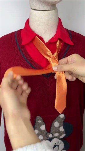 How to tie a stylish tie knot?