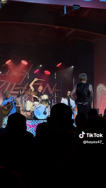 Sugar Ray's Hilarious Cover of 'Blister in the Sun'