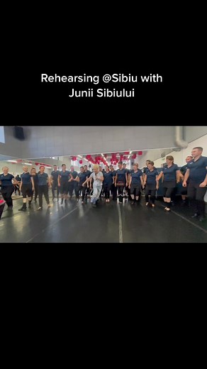 Rehearsing for tomorrow special show with @juniisibiului & #agurida at Festivalul “Cantecele Muntilor” @sibiu Coreography by @silvia.macrea ❤️ #loriland