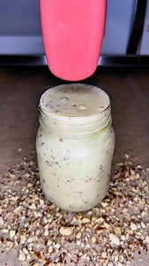 This is the ULTIMATE GUIDE to making MAGNUM RASPBERRY CRUNCH🍦🍇 A tangy, creamy, and crunchy frozen treat that’s bursting with flavor in every bite. ⸻ ✅ The steps to preparing your own Magnum Raspberry Crunch: 1. For the raspberry ice cream filling: • In a blender, mix until smooth and creamy: • 1 cup fresh or frozen raspberries • ½ cup sliced almonds • 1 cup coconut cream • ¼ cup maple syrup • A pinch of fleur de sel • Pour the mixture into ice cream molds and insert popsicle sticks. • Freeze 