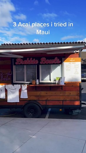 Delicious Acai Bowls in Maui: Best Places to Eat in Hawaii
