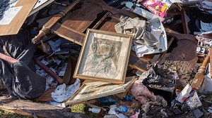 Deadly tornado outbreak leaves path of destruction