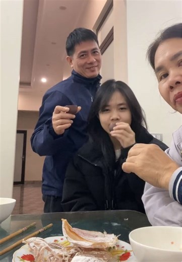 Video của maisieeisiam (@maisieeisiam8) về bố và con gái