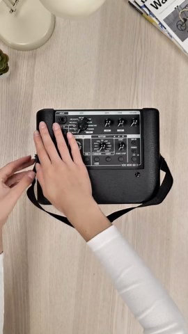 Vox Mini Go 3 1x5 inch 3-watt Portable Modeling Guitar Amplifier Combo w/ 9 Amp Voices, 8 FX Types, and USB Battery Power