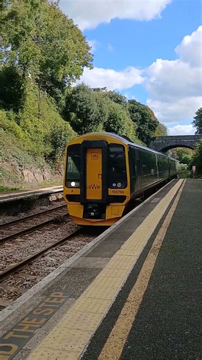 GWR class 158 769 on 2C23 plymouth to Penzance passing through Devonport #trainspotting #gwr