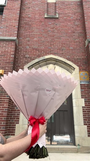 150 roses for a hello kitty lover🌸✨Flowerss.by.Ashley on ig! #fyp #hellokitty #ramobuchon #florist #xyzbca