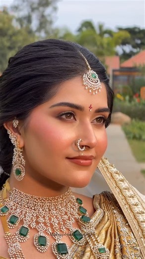 Manisha | Hyderabad makeup artist| Vijayawada | Kadapa |Tirupati on Instagram: "An authentic bridal moment wrapped in regal grace and timeless beauty🌟Every detail carries a quiet royal charm that feels classic yet unforgettable 🍁🌻This is the kind of bride that never goes out of style, only grows more iconic✨ Are you saving this look as pure inspiration for the coming wedding season💛❤️ . Makeup @makeupbymanishareddy Jewellery @thediamondstoreby_chandubhai Saree @taramaticlassics . . #bridalma