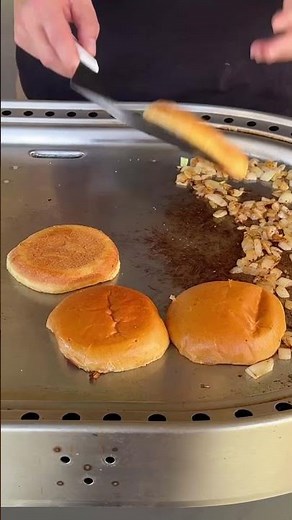 DId I over cook this Thick Cheeseburger? #griddle #recipe