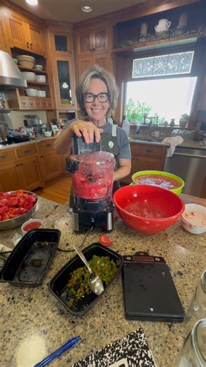It’s not summer until your cutting board’s covered in tomatoes and jalapeños - salsa makin’ day! 🫑🌶️🍅🥫🌽🌿 | Bonnie Mohr Studio