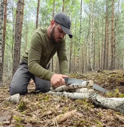 Creating a survival shelter that can be suspended using scratch wood | Life Journey | Facebook