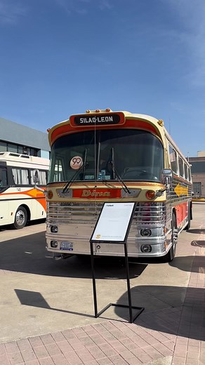 187K views · 2.4K reactions | Autobuses de Exhibición por los 90 Años de Grupo Flecha Amarilla. ||NO EN VENTA|| | Venta Autobuses | Facebook