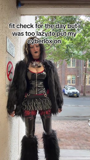 Gothic Woman Fit Check: Rivethead Style