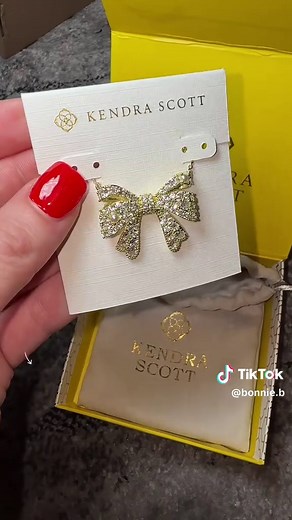 Kendra Scott Necklace Collection for Cute Accessories
