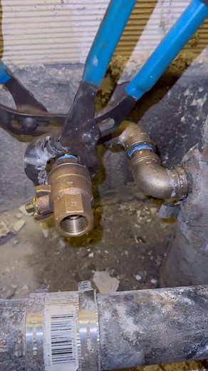 17 reactions | Plumbing Chronicles 224#shutdown #valve #management #new #nyc #plumber #hydronyc#shower #waterworks #installation #plumber #helper #story #mistake #moral #plumbing #hydronyc | Hydronyc | Facebook
