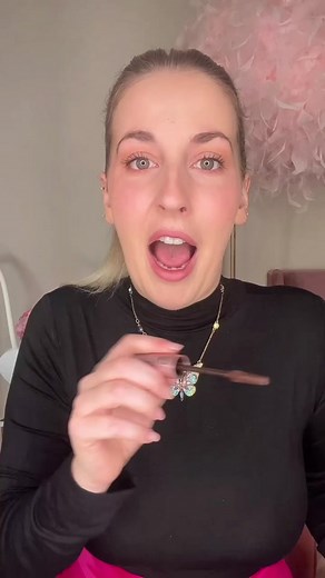 Makeup Tips and Style Inspiration with Accessories