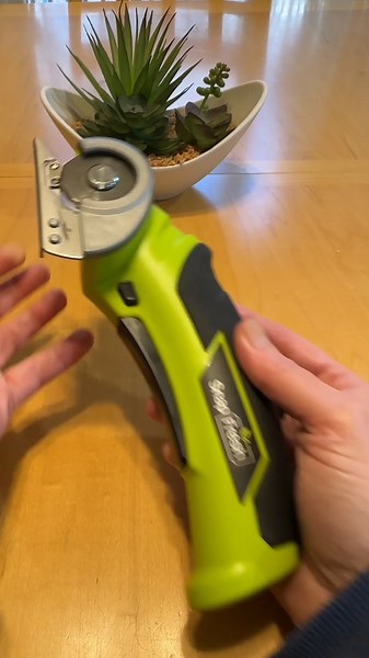 Watch Things You Need To Know First-Electric Scissors on Amazon Live