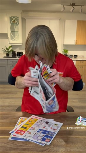 We took on the “these are not my hands” challenge to talk about our new flyer that just dropped🤣 So hard not to laugh!! Great job Meghan and ….any guesses?? For our full flyer click here!!👇 https://www.homehardware.ca/en/refresh-your-home-event/c/23615 | BEACH BUILDERS Home Hardware