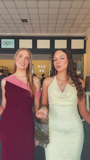 Graduada con mi chica: ideas y mensajes para celebrar a una amiga
