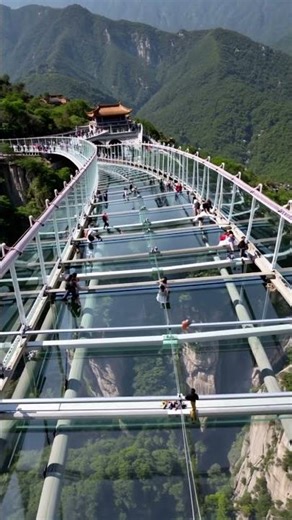 Glass Bridge Collapse in China Caught on Camera! 😱