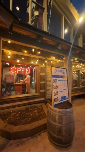 Take a walk through Gatlinburg with me! | Gatlinburg LIVE