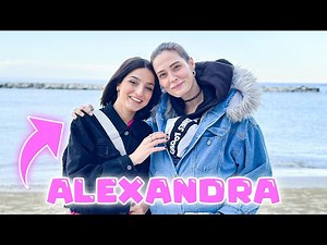 Incontro ALEXANDRA di 16 anni e incinta!