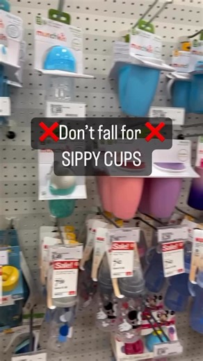 Sippy cups aren’t recommended — and it’s not just a trend. When it comes to introducing solids and cups, the choices we make early on matter more than most parents are ever told. Hard-spouted sippy cups may seem like a helpful transition, but research shows they don’t actually support oral motor development — and can even work against it. If you’re starting solids (or about to), this is exactly why we cover: ✔️ how babies actually learn to eat & drink ✔️ what supports speech oral development ✔️