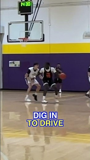 How To SCORE ON DEFENDERS #basketballtips #basketballmoves #basketball #fyp