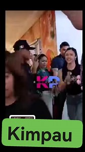 Ctto Kitang kita MO Kung ano siya ka saya Kay kimmy ikaw na talaga pau ang pogi mo. Lalo pag ganyan ang ngiti mo 13 teeth labas lahat hahaha Inlove na inlove #KimPau #PauloAvelino #KimChiu #MyLoveWillMakeYouDisappear #MLWMYDInCinemasMARCH26 #KimPauGreenheartUnityOfficial | Kimpau Greenheart Unity