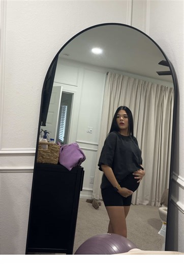 Pregnancy Vlog: GRWM & Mama Moments