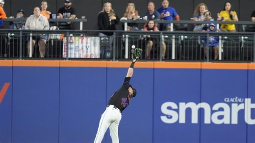 Harrison Bader's nice leaping catch