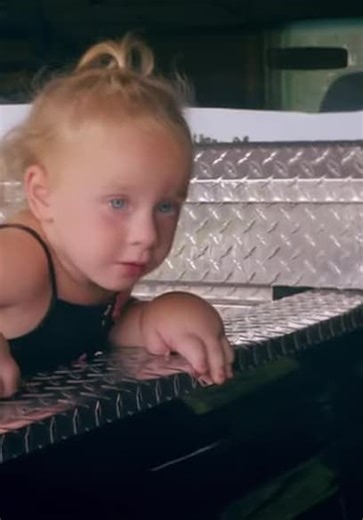 Body Bizarre S07:E07 - My Twisty, Upside-Down Body