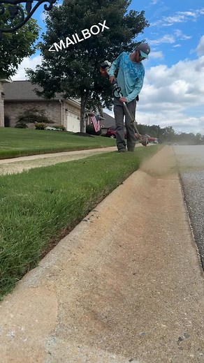 Gotta get around the mailbox 📬 #edge #mailbox #unbroken | Unbroken Lawn Care