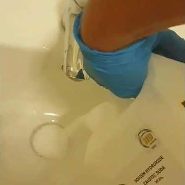 Drain Unblocking using Caustic Soda (Sodium Hydroxide) from HD Chemicals. See full movie