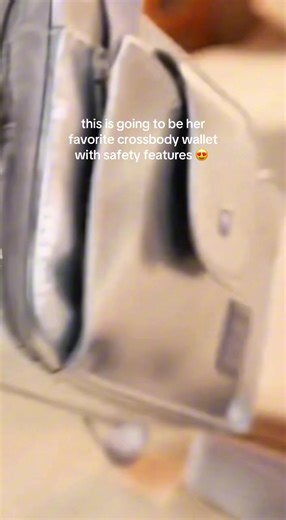 IHKWIP The Oh-My-Posh RFID Wallet Crossbody #ValentinesDay #valentinesdaygift #valentinesdaygiftideas #giftsforher #rfidwallet