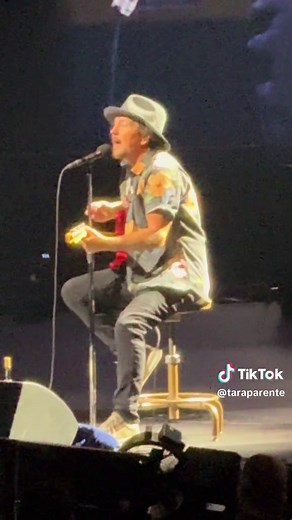 Eddie Vedder Pays Tribute to Tom Petty Live