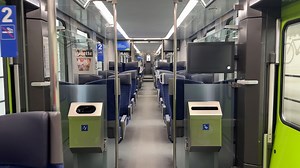 Der erste Lötschberger im neuen Kleid ✨ Die Testfahrten sind abgeschlossen, die Zulassung des BAV haben wir erhalten. Nach rund 5000 Umbaustunden fährt der erste modernisierte Lötschberger wieder auf unserem Netz. Projektleiter Matthias Kunz nimmt uns mit auf einen Rundgang durch das Fahrzeug. 🧰 Mehr Infos zum Refit: https://brnw.ch/refit | BLS