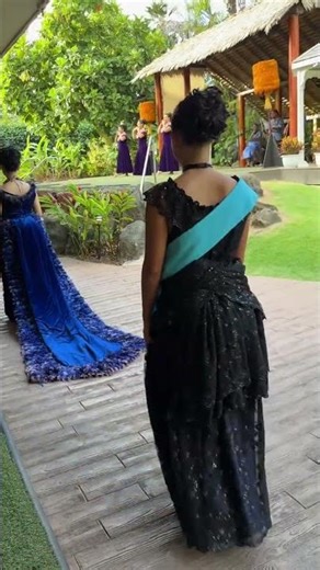 Feathered garments are the distinctive feature of Hawaiian nobility