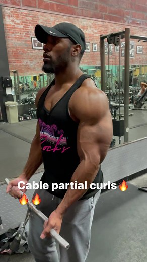 16K views · 880 reactions | Try this move to help get bigger biceps #benchpress #dumbbells #fitness #fitfam #motivation #inspiration #workout #inspire #fitnessmotivation #bodybuilding #bodybuilder #fitforlife #strong #strongman #strongbench #tone #muscle #muscleandhealth #gym #bodypositivity #nevergiveup #perseverance #grind #gymmotivation #gymrat #instagram #strong #strength | Carlos Murray | Facebook