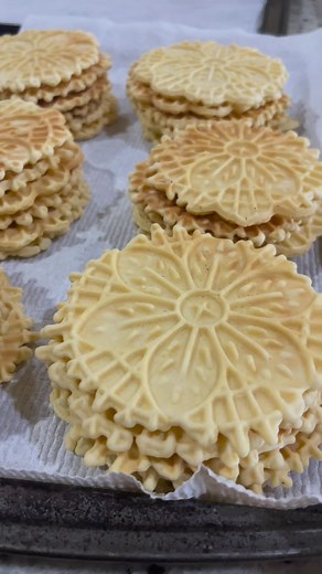 2.6K views · 47 reactions | Grandma’s pizzelle making class 六‍ #pizzelle #cookingclass #kidbakers | Stephanie Gigliotti | Facebook