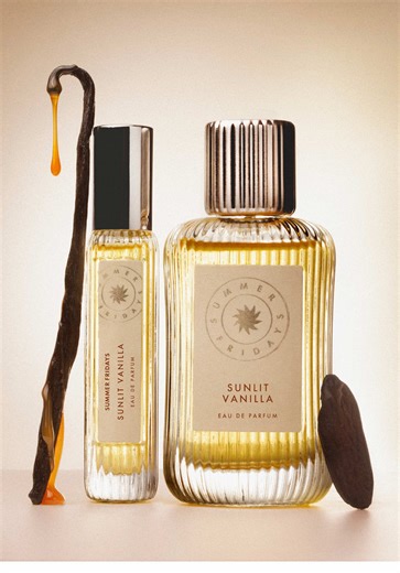 Sunlit Vanilla is a gourmand fragrance that captures the warmth of golden hour in a bottle. Creamy vanilla layered with molten caramel and toasted coconut, softened by jammy tonka bean and wrapped in sheer amber and musk. Crafted in fluted glass with a softly cinched silhouette, designed to naturally fit in the curve of your hand. Whether styled on your vanity or slipped into your bag, it brings a subtle touch of everyday indulgence wherever you go. Be the first to shop on the Sephora app on Mar
